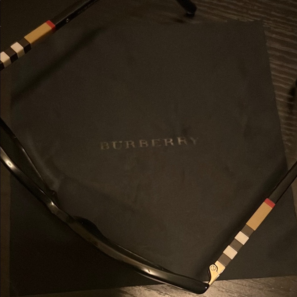 Burberry Black Sunglasses - Picture 7 of 12